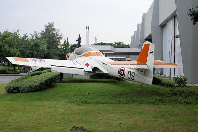 Cessna T-37B-C Third View.jpg