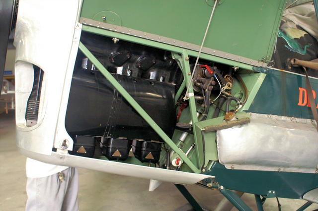 Tiger Moth Engine-1.jpg