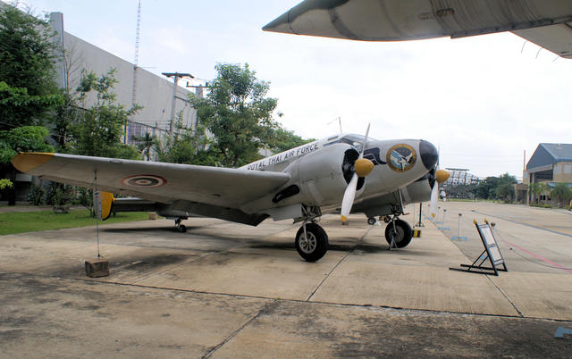 Beech 18.jpg